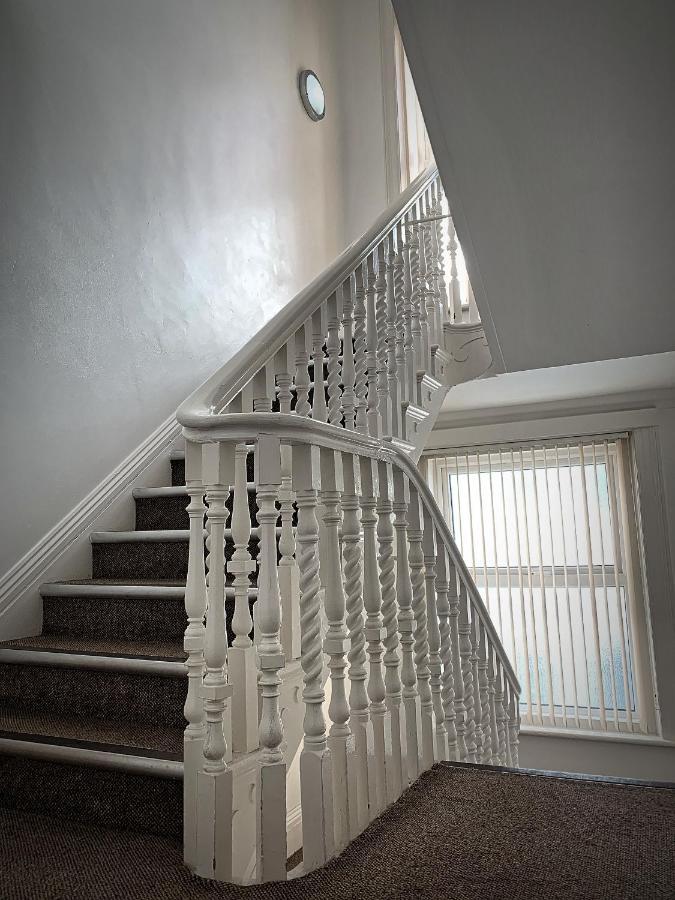 Bournemouth Beachfront Retreat 3 Bedroom 3 Bathroom Seaside B&B With Free Parking Esterno foto