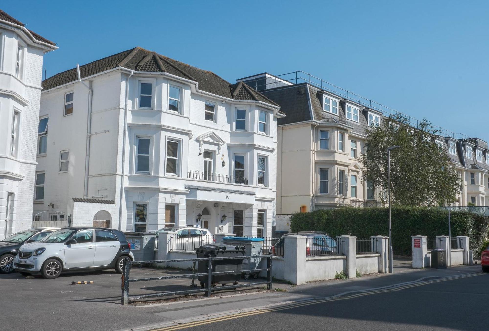 Bournemouth Beachfront Retreat 3 Bedroom 3 Bathroom Seaside B&B With Free Parking Esterno foto