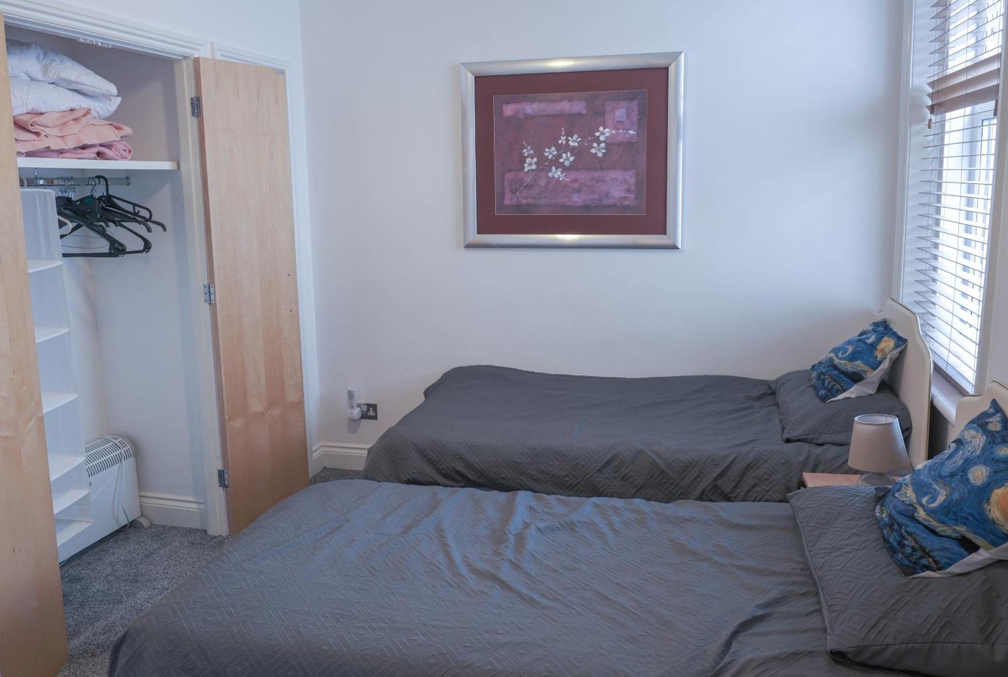 Bournemouth Beachfront Retreat 3 Bedroom 3 Bathroom Seaside B&B With Free Parking Esterno foto