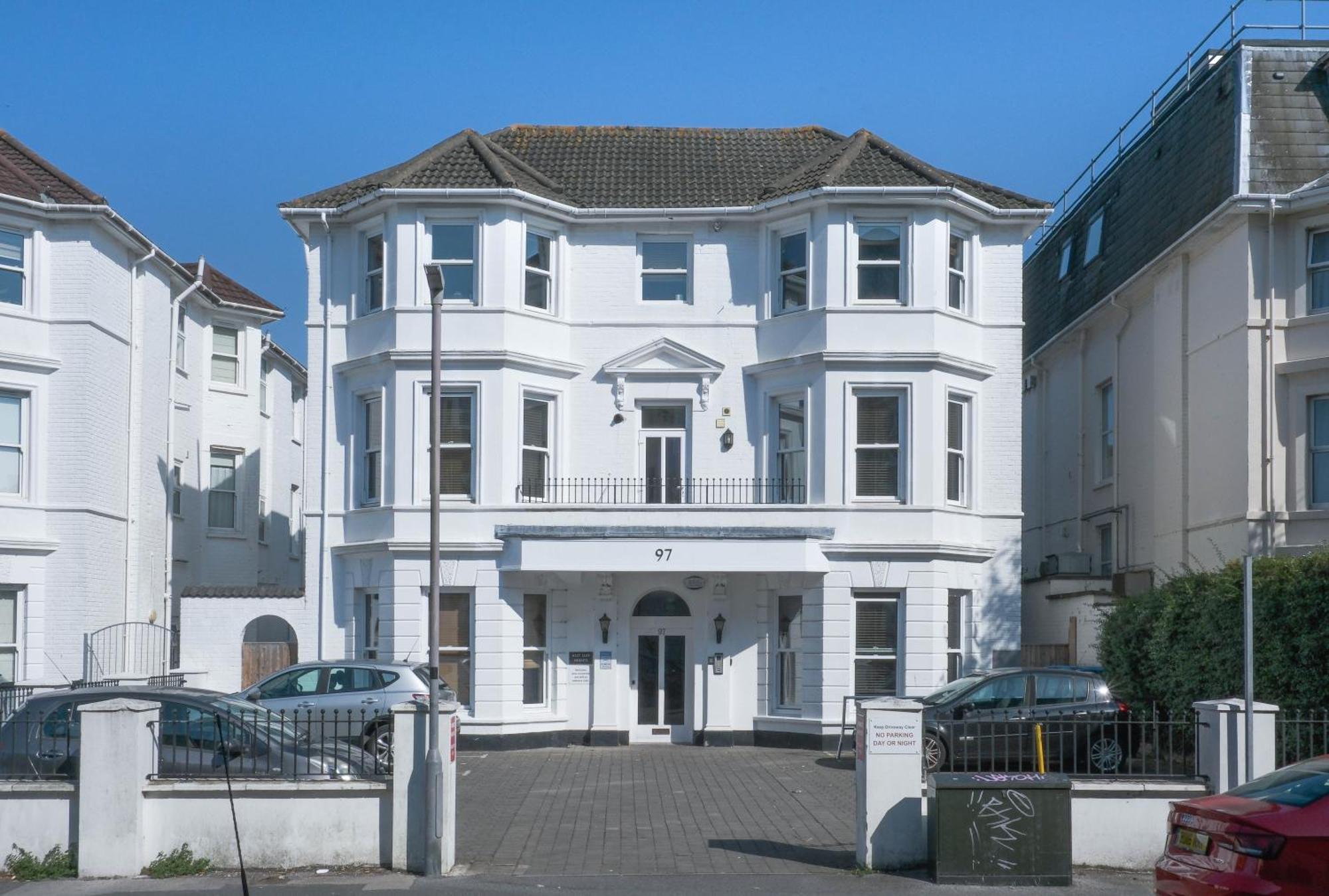 Bournemouth Beachfront Retreat 3 Bedroom 3 Bathroom Seaside B&B With Free Parking Esterno foto