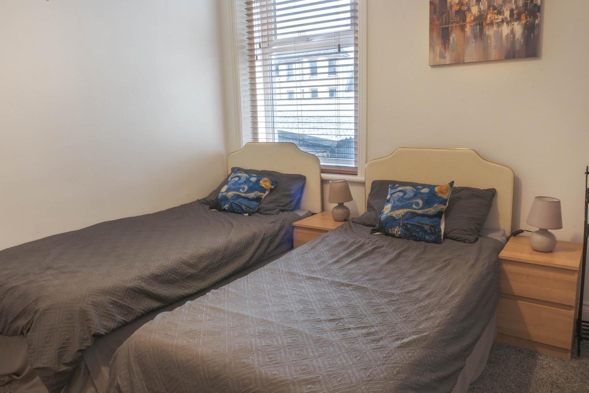 Bournemouth Beachfront Retreat 3 Bedroom 3 Bathroom Seaside B&B With Free Parking Esterno foto