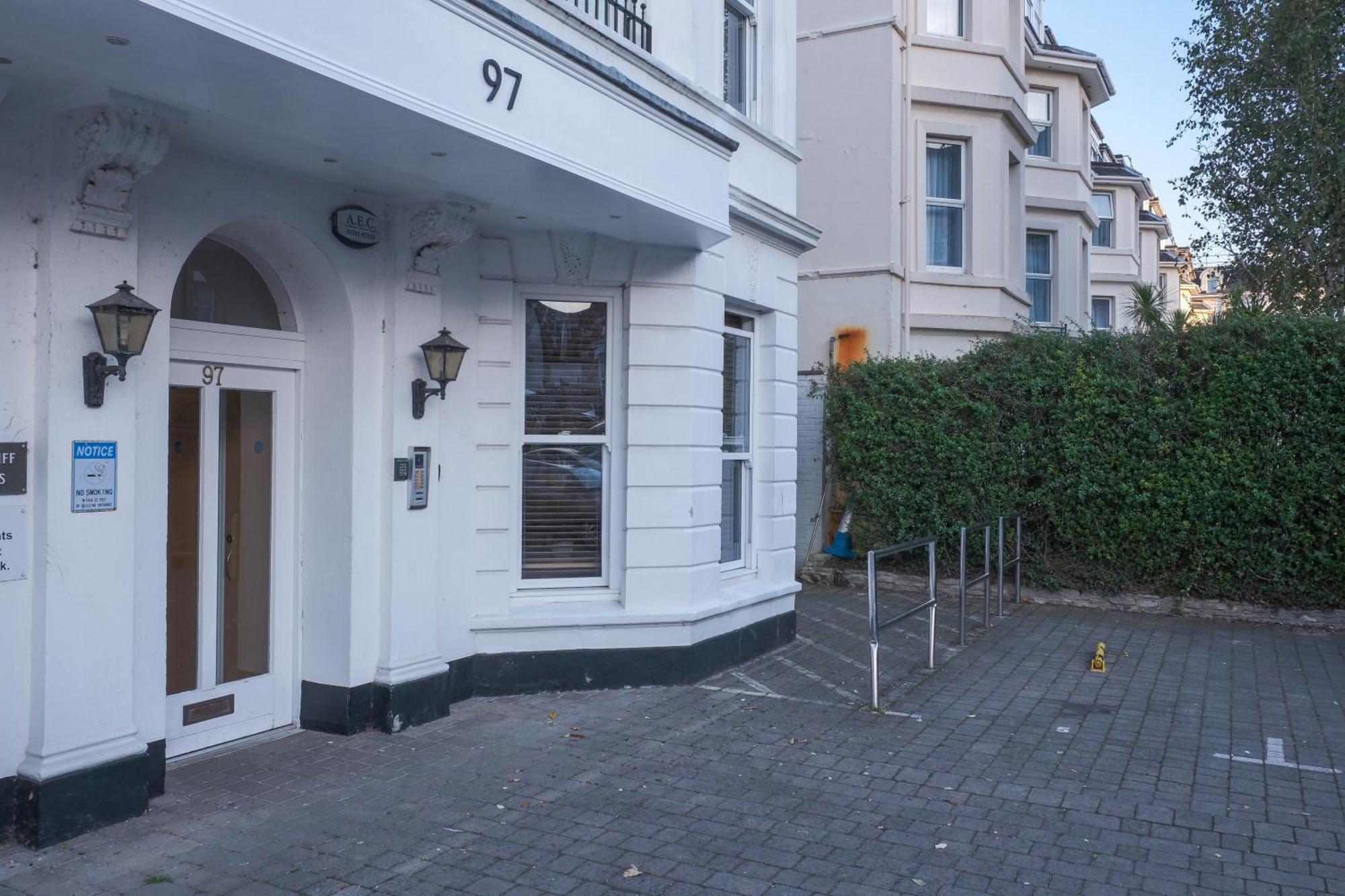 Bournemouth Beachfront Retreat 3 Bedroom 3 Bathroom Seaside B&B With Free Parking Esterno foto
