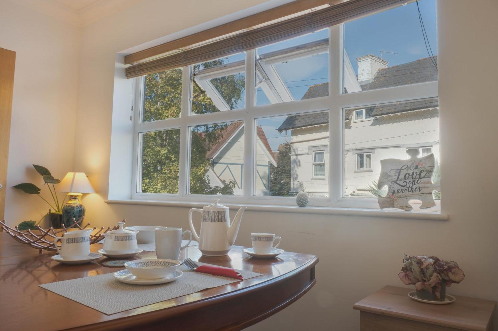 Bournemouth Beachfront Retreat 3 Bedroom 3 Bathroom Seaside B&B With Free Parking Esterno foto