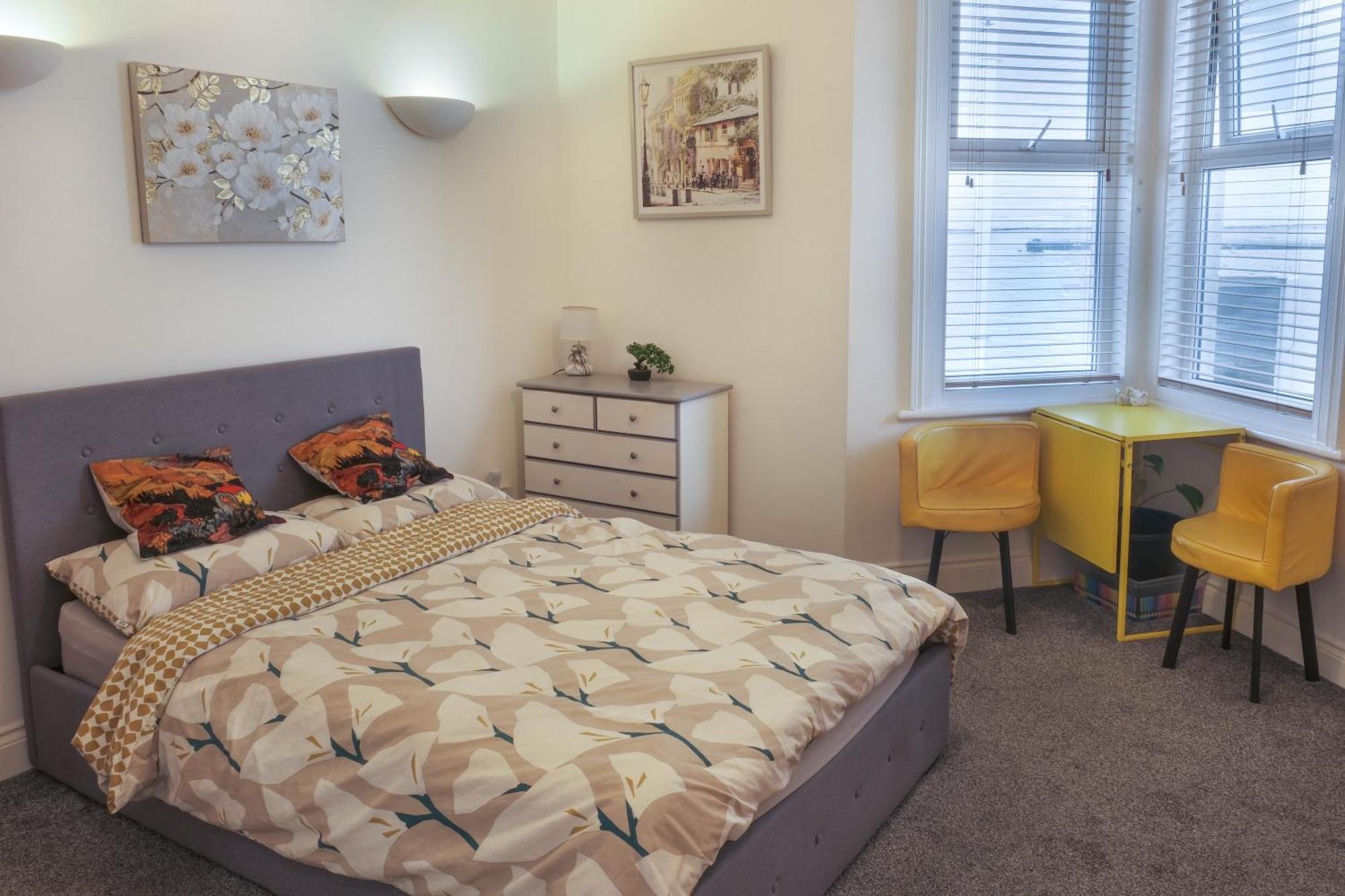 Bournemouth Beachfront Retreat 3 Bedroom 3 Bathroom Seaside B&B With Free Parking Esterno foto
